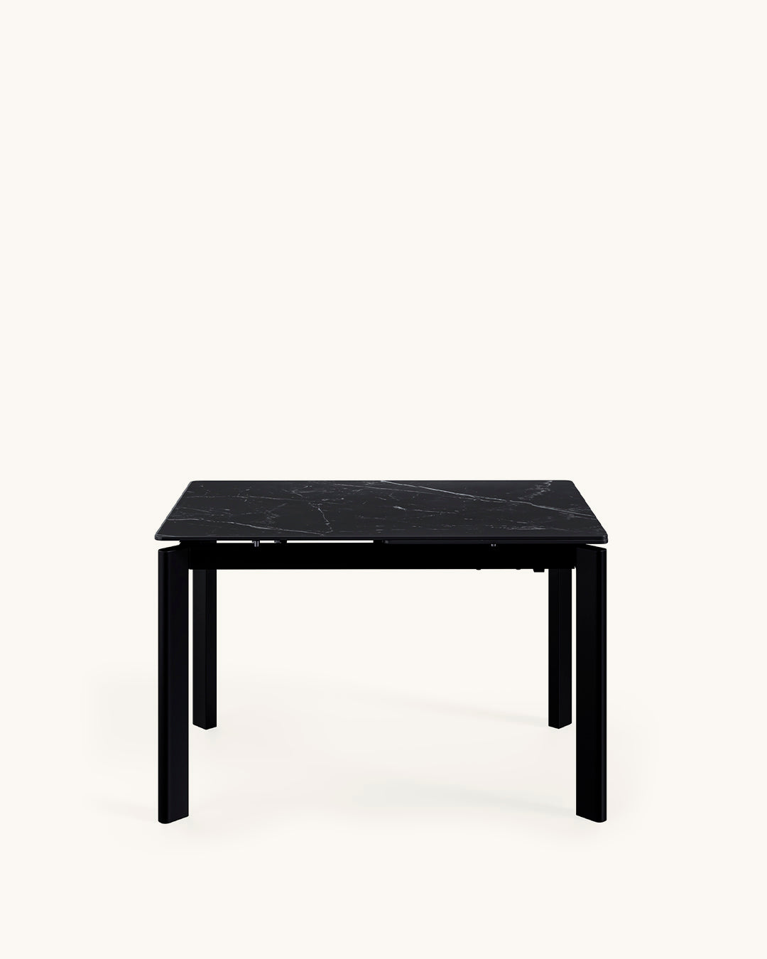 Beatrix // Preto-preto 120 cm