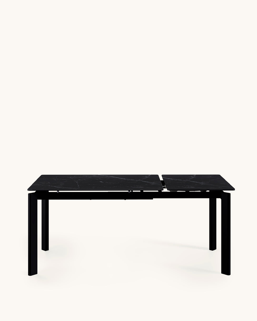 Beatrix // Preto-preto 120 cm