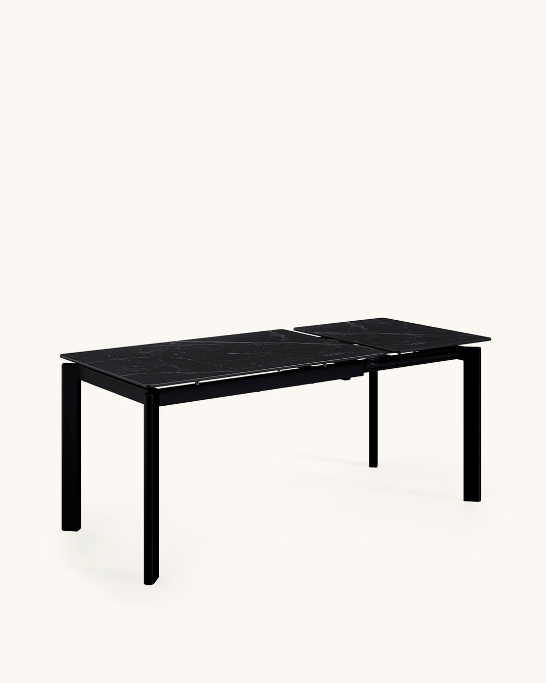 Beatrix // Preto-preto 120 cm