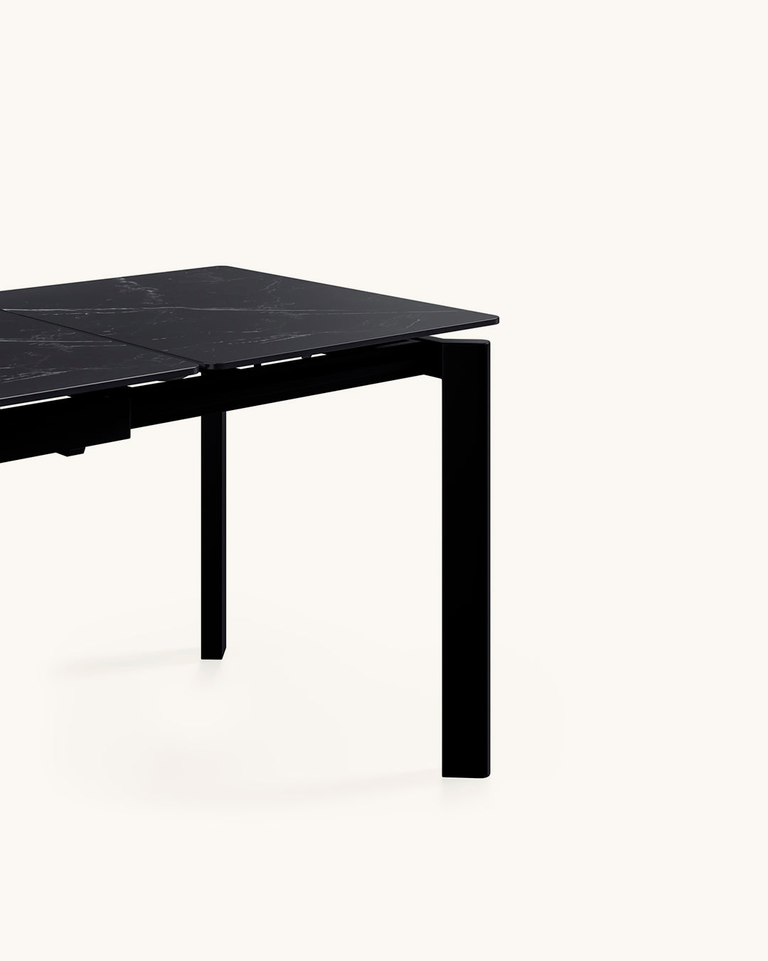Beatrix // Preto-preto 140 cm