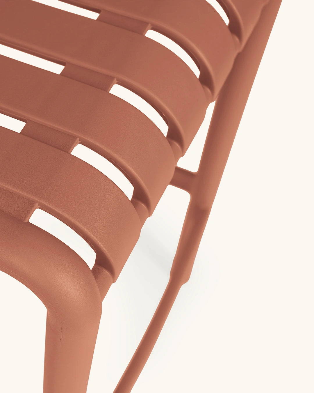 West // Rojo Terracota