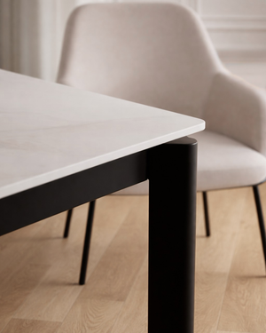Beatrix // Branco-preto 140 cm