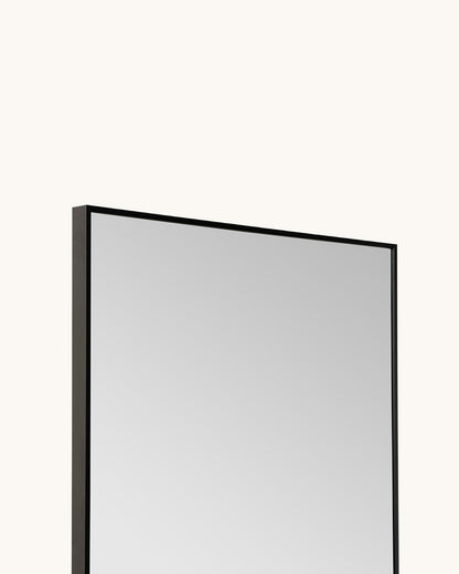 Mailam // Negro