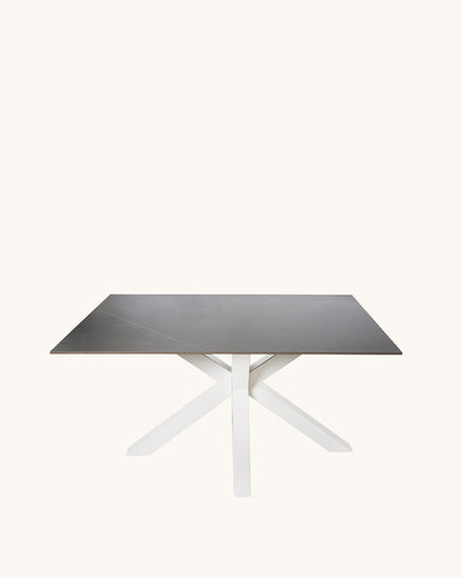 Tabita // 140 Cinza-Branco